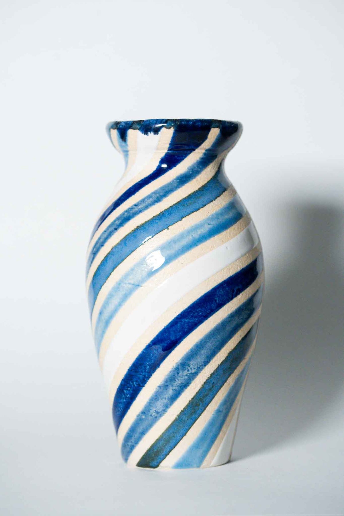 2 Face Vase